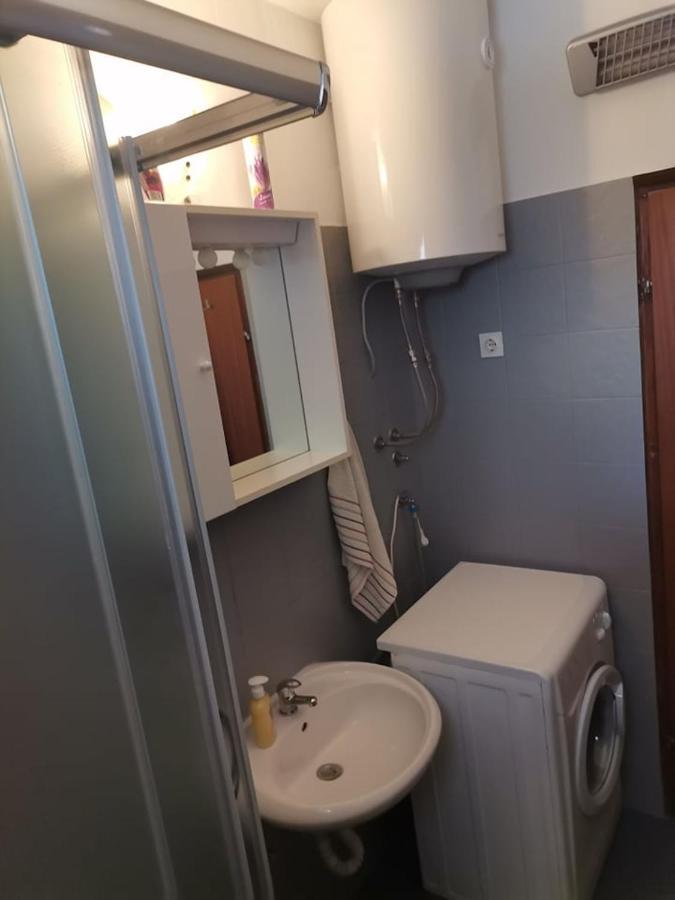 Apartments Lota Starigrad Paklenica Exterior foto
