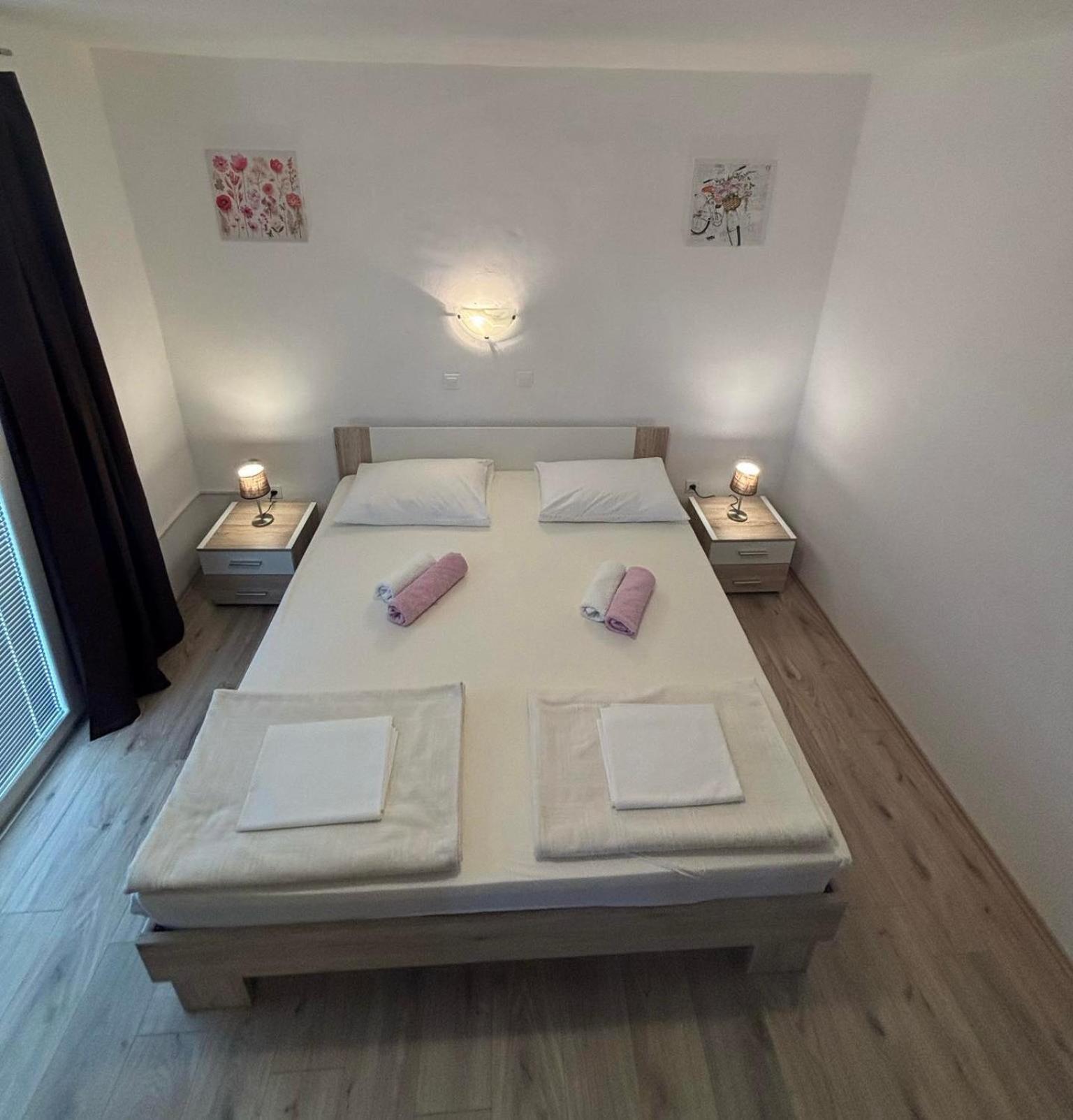 Apartments Lota Starigrad Paklenica Exterior foto